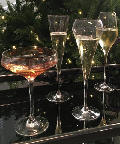 Champagneglas, coupeglas och breda champagneglas i kristallglas
