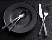 Assiett Black Satin - Svart