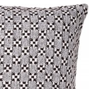 Brunt kuddfodral med vitt mönster 50x50 - Återvunnen bomull
