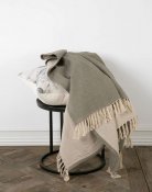 Pläd Ella Olivgrön - 170x130 cm