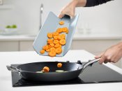 Skärbräda Chop2Pot™ 2-Pack - Joseph Joseph - Blå-Grå 38x21,5 cm