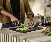 Skärbräda Chop2Pot™ Plus - Joseph Joseph - Svart 46x26 cm