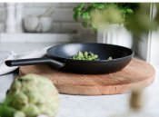 Stekpanna Kitchen Essentials - Svart Ø28cm