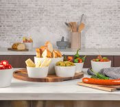 Tacoset Nord Vit - Stengods 7 Skålar - Bricka Akacia