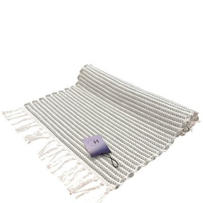 Grön och Vit bordslöpare i bomull - Tapo från Holmen design - vita fransar - 140x40 cm