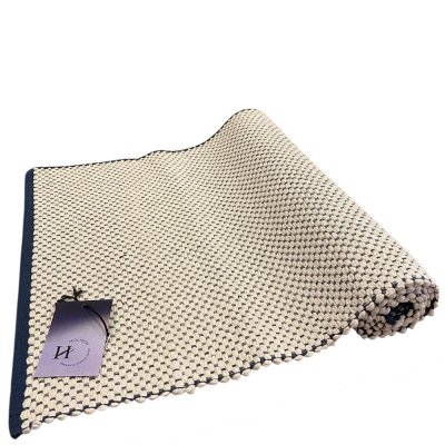 Mörkblå och Vit bordslöpare NOA från Holmen Design - 100x35 cm