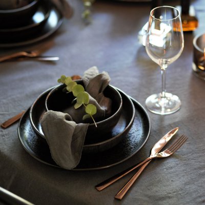 REA - Mörke porslin i svart från Stiernholm