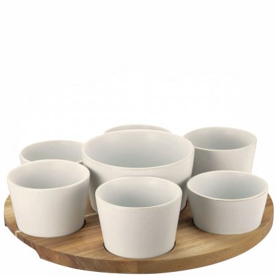 Tacoset Nord Vit Stengods och Bricka i Akacia-trä. 7 skålar och 1 bricka serveringsset från Modern House